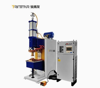 Máquina de soldadura por proyección con transportador de 50 KVA de potencia nominal. Producción en fábrica y venta directa.