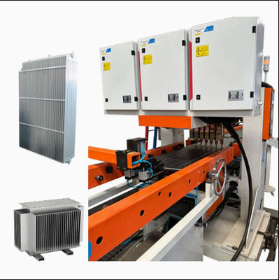 Línea de producción de la aleta del radiador del transformador PLC Panel de control de acero Línea de producción del radiador Alta automatización con servomotores Soldadura de puntos de galería de múltiples cabezas